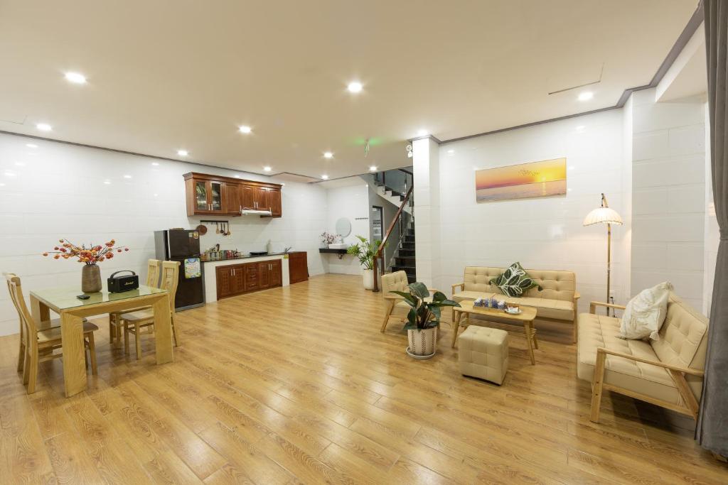 Kuchyň nebo kuchyňský kout v ubytování Cỏ Hai Lá Homestay