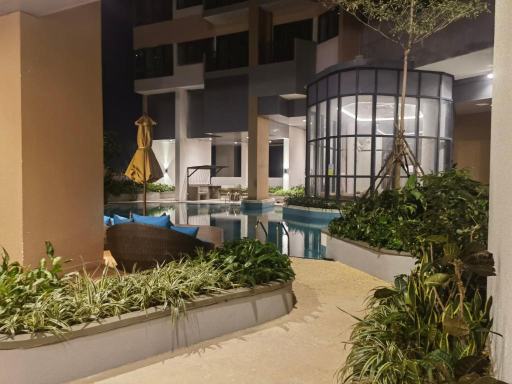 Colombo Trizen J&J future Apart ment - 11