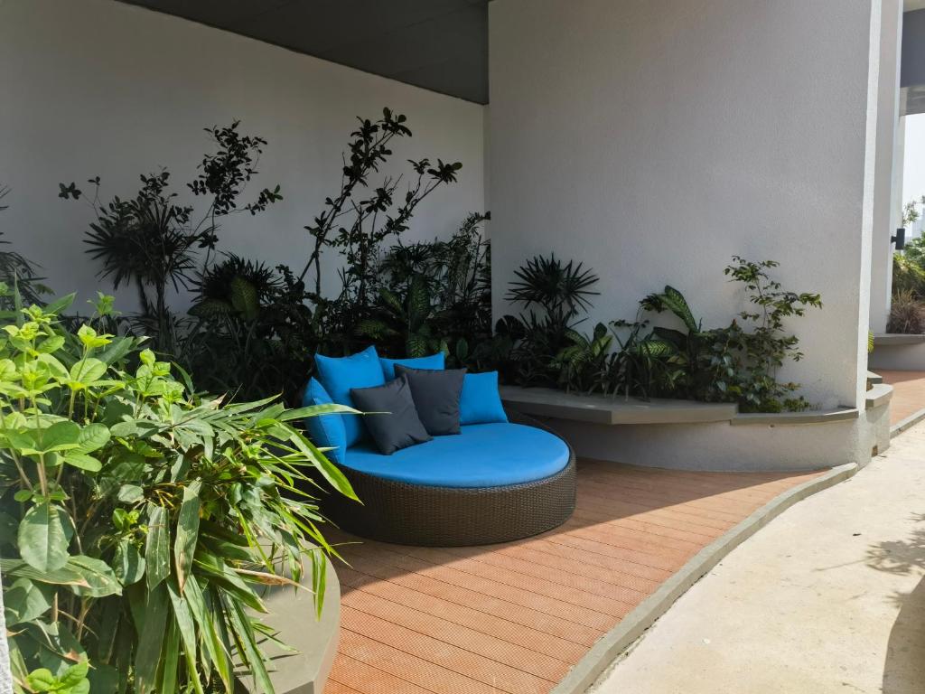 Colombo Trizen J&J future Apart ment - 12