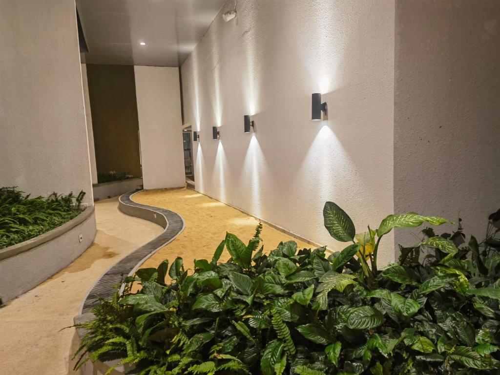 Colombo Trizen J&J future Apart ment - 7