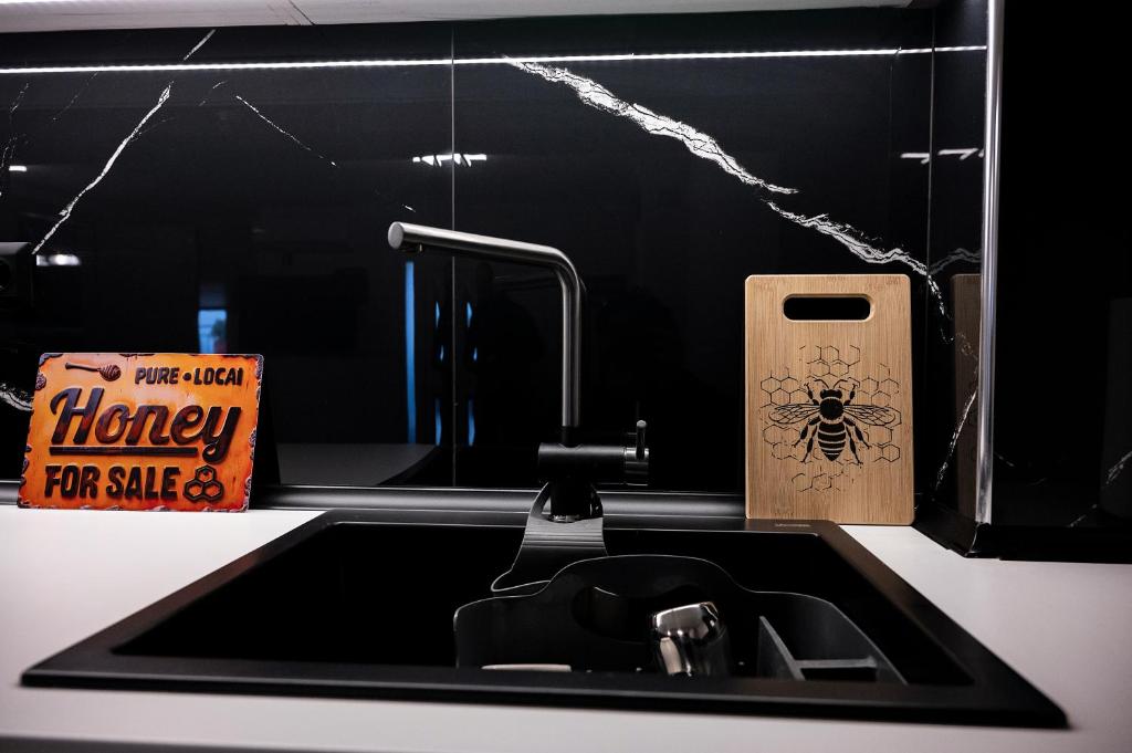 To Bee or not to Bee! - 7