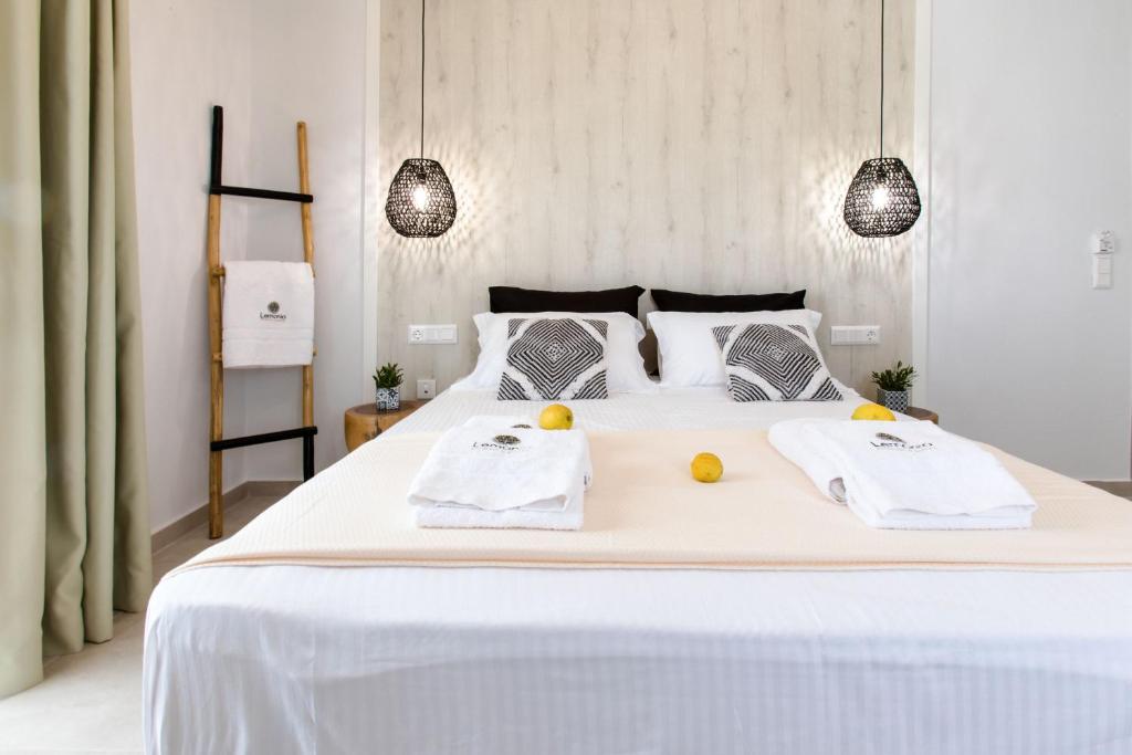 Gallery image of Lemonia Suites with outdoor BBQ area in Agia Anna Naxos