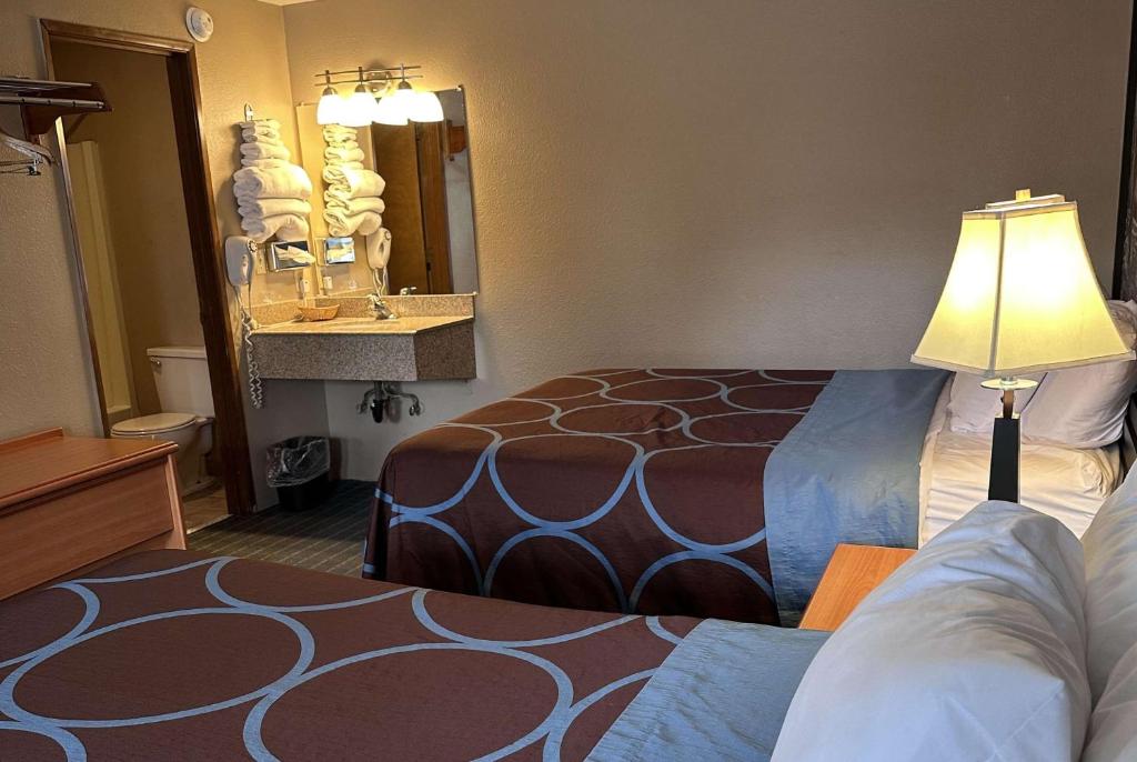 Posezení v ubytování Super 8 by Wyndham Vancouver East