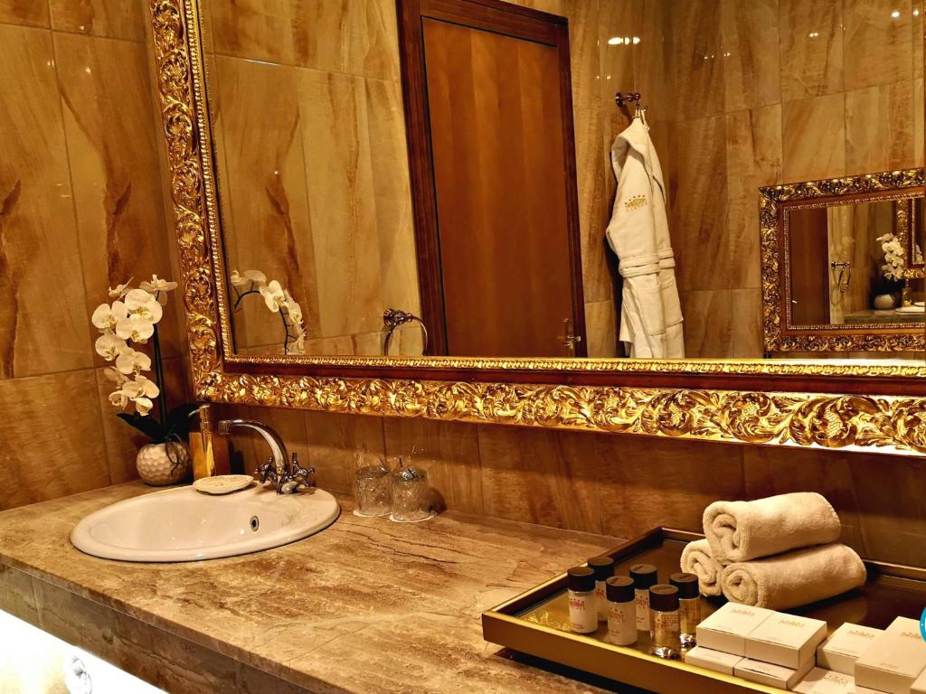 
Executive Suite with Balcony
