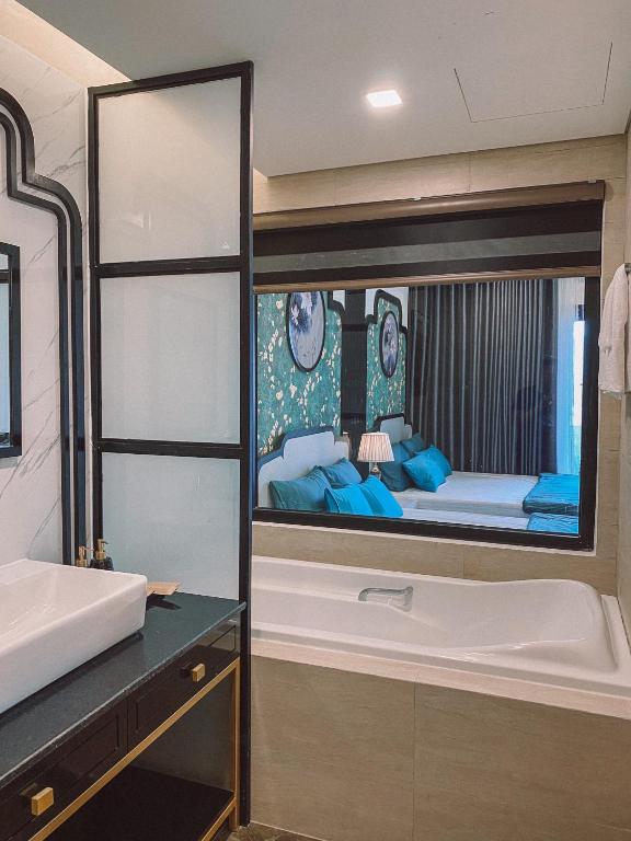 Koupelna v ubytování Tony Apartment -FLC Sea Tower Quy Nhon