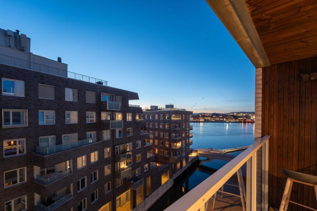 Central Seaside Apartment with Balcony by Opera, Oslo (updated prices 2026) - Expensive Apartments In Oslo With Ocean Views