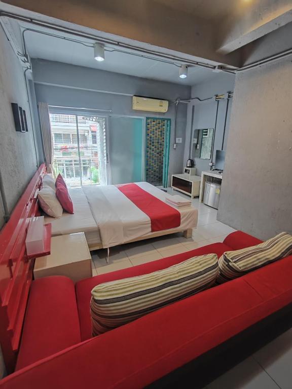 Madam Inn Patong - Resim 14