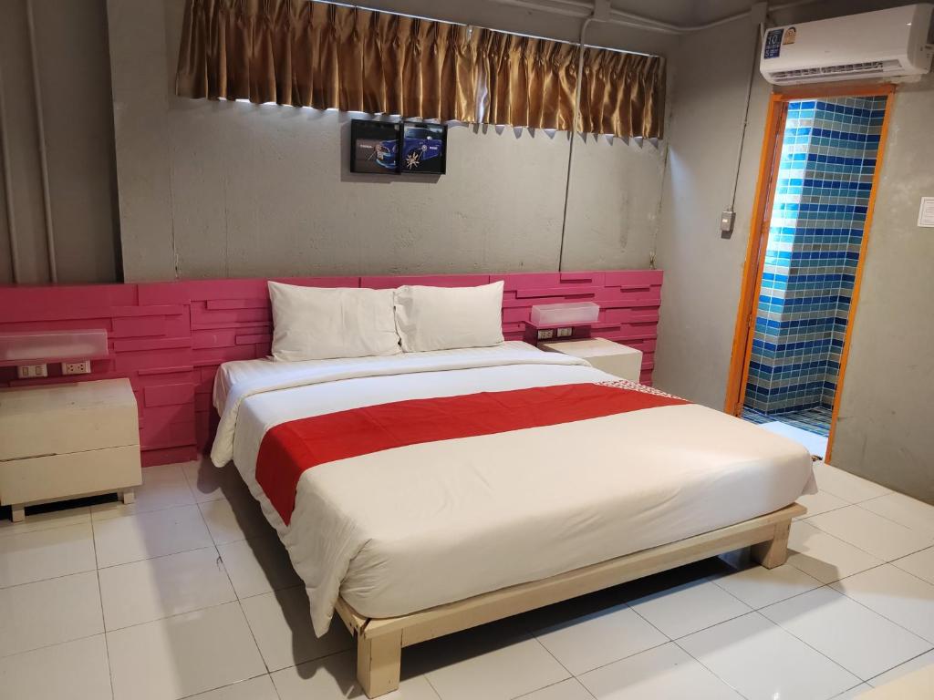 Madam Inn Patong - Resim 41