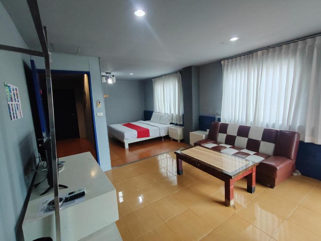 Madam Inn Patong - Resim 20