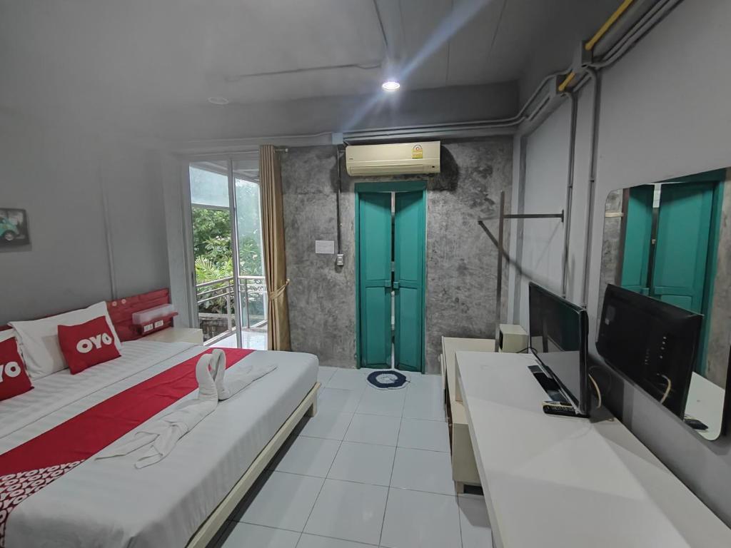 Madam Inn Patong - Resim 8