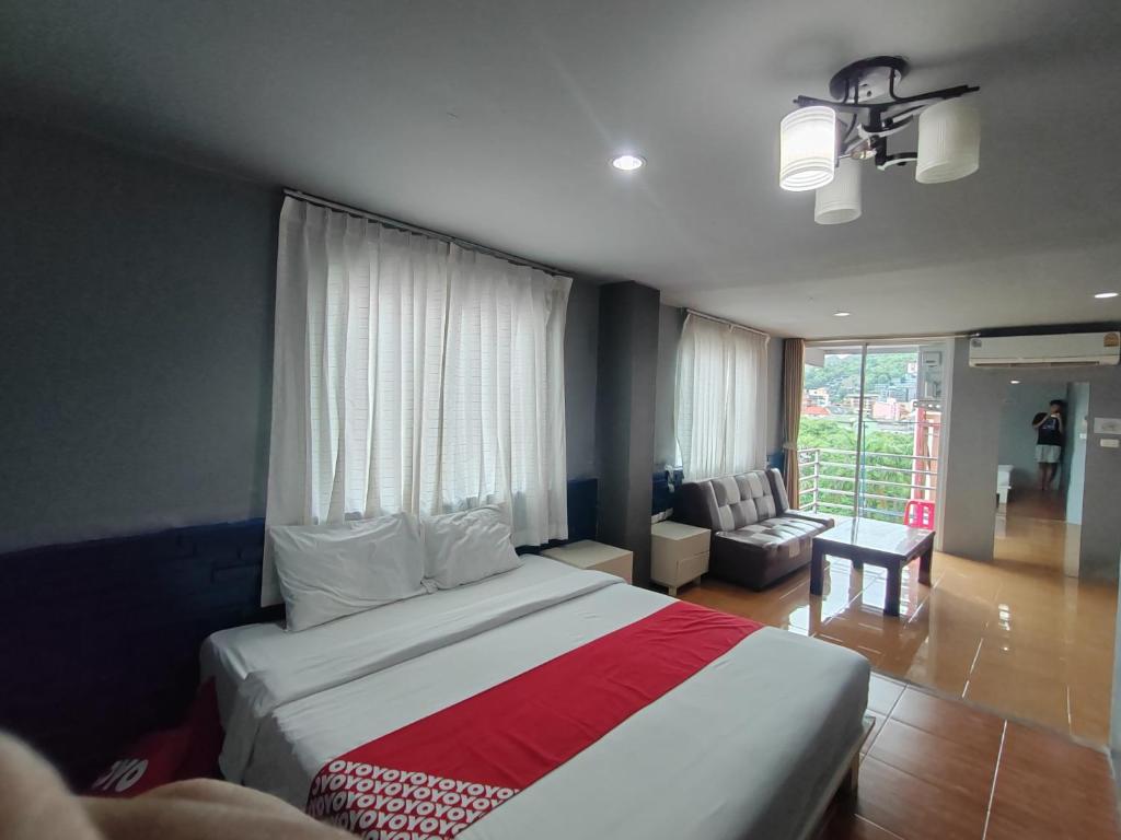 Madam Inn Patong - Resim 12
