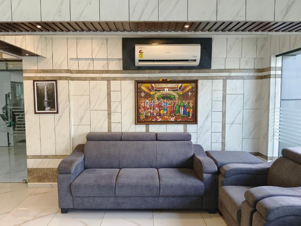Posezení v ubytování Hotel M S Pride