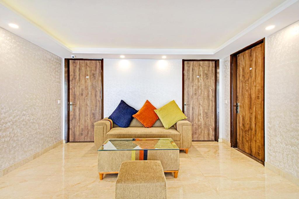 Posezení v ubytování FabHotel Soft Petals