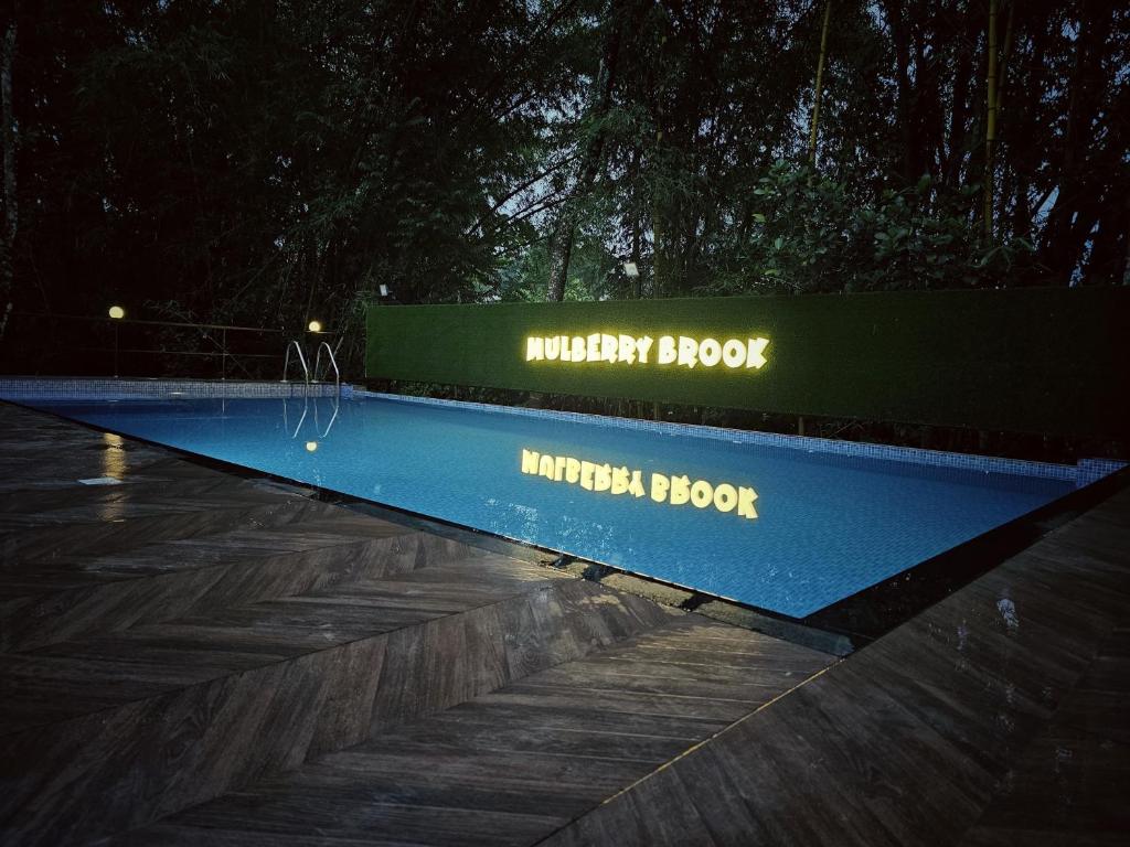 Bazén v ubytování Mulberry brook nebo v jeho okolí