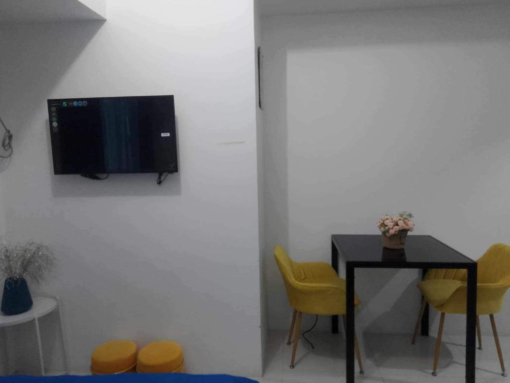 Cozy Condo near US EmbassyErmita Manila/ Roxas blvd/ Dolomite beach