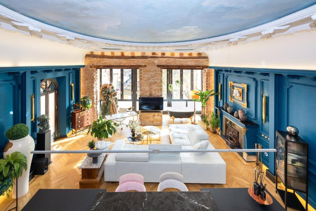 ChezmoiHomes Granada Gallery Loft