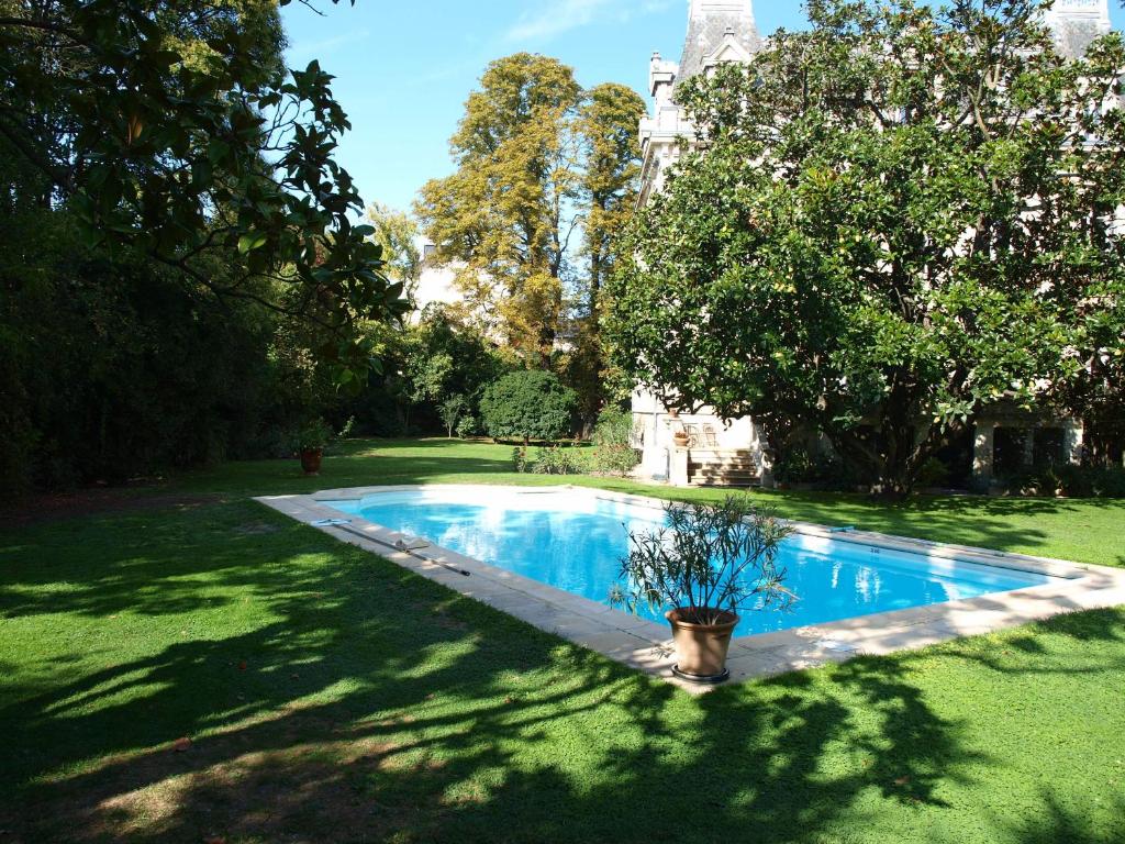 Bazén v ubytování Villa Magnolia Parc - adults only nebo v jeho okolí