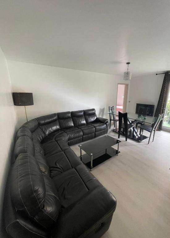 Posezení v ubytování Appartement 3 pièces à 5 minutes de la gare de Creil