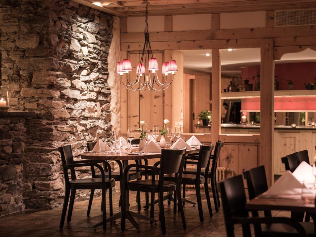 Restaurace v ubytování Hotel Interlaken