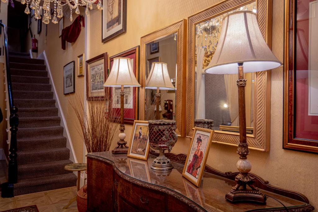 Hotel Rouge - Resim 18