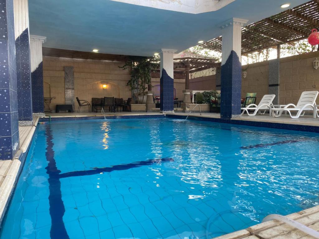 Bazén v ubytování Pyramita Hotel nebo v jeho okolí
