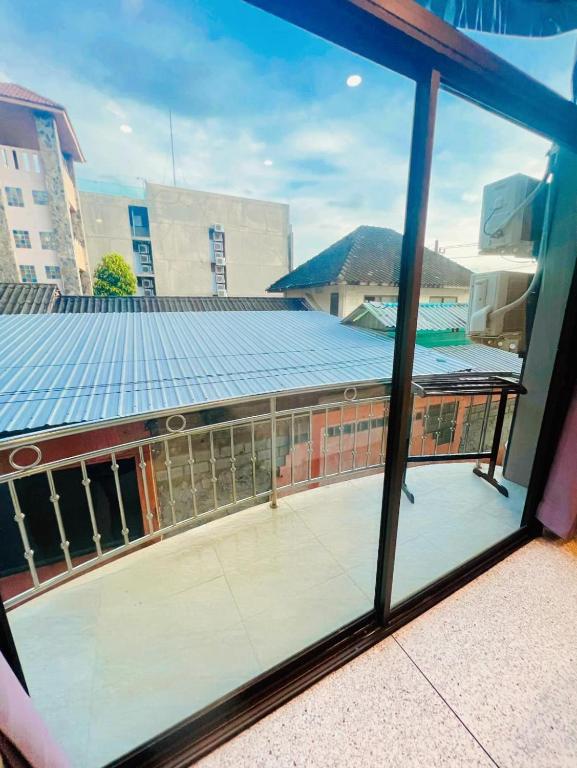 Nespecifikovaný výhled na hory nebo výhled na hory při pohledu z hotelu