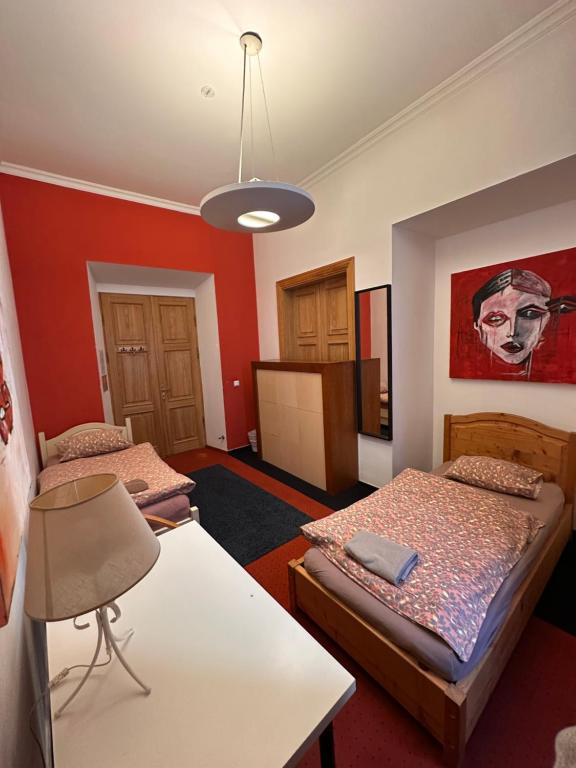 Postel nebo postele na pokoji v ubytování 25 Hours Hostel