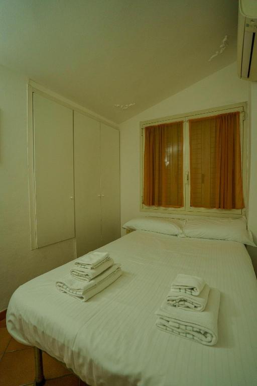 Posteľ alebo postele v izbe v ubytovaní Tranquil Suite Near Museums and Train Station