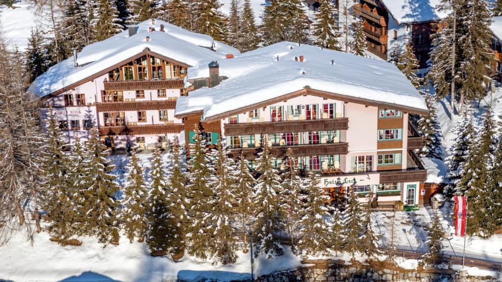 Hotel Lech & Residenz Chesa Rosa v zimě