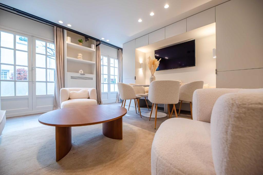 Elegant apartment - 2BR - 6P - Notre Dame Cathedral