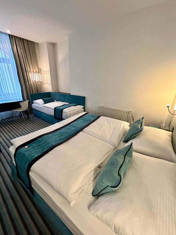 Red & Blue Design Hotel Prague - Resim 13