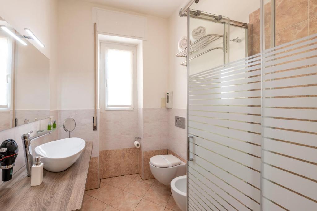 A bathroom at B&B Home Flowers Milano