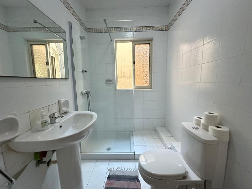Koupelna v ubytování F62 Room with sharing bathroom near the Beach in shared apartment
