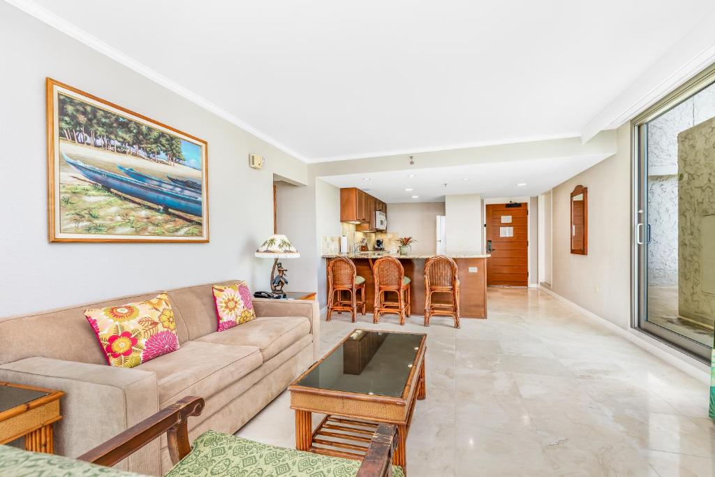 Luana Waikiki Hotel & Suites - 