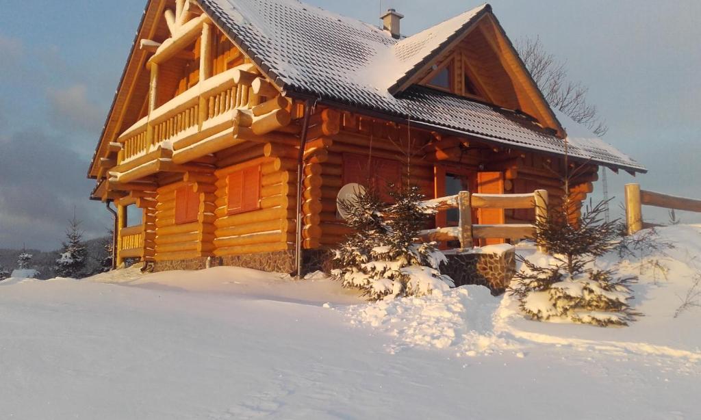 Zrubová Chata Sylvester during the winter