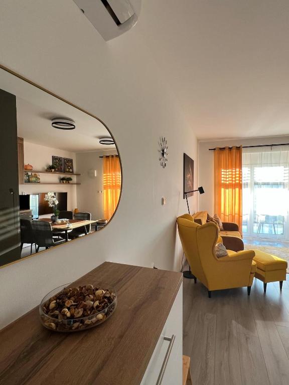 Kuchyň nebo kuchyňský kout v ubytování Harmonia Riva Apartmán B11