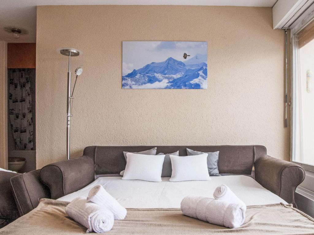 Postel nebo postele na pokoji v ubytování Apartment Montfort 9A by Interhome