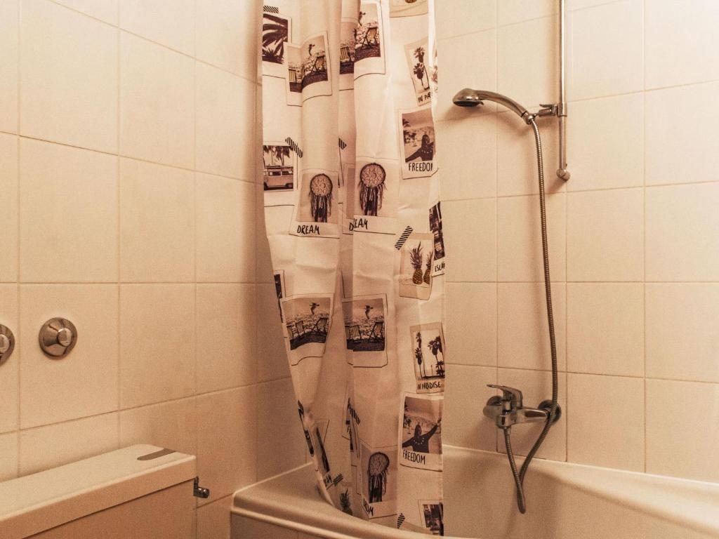 Koupelna v ubytování Apartment Montfort 9A by Interhome