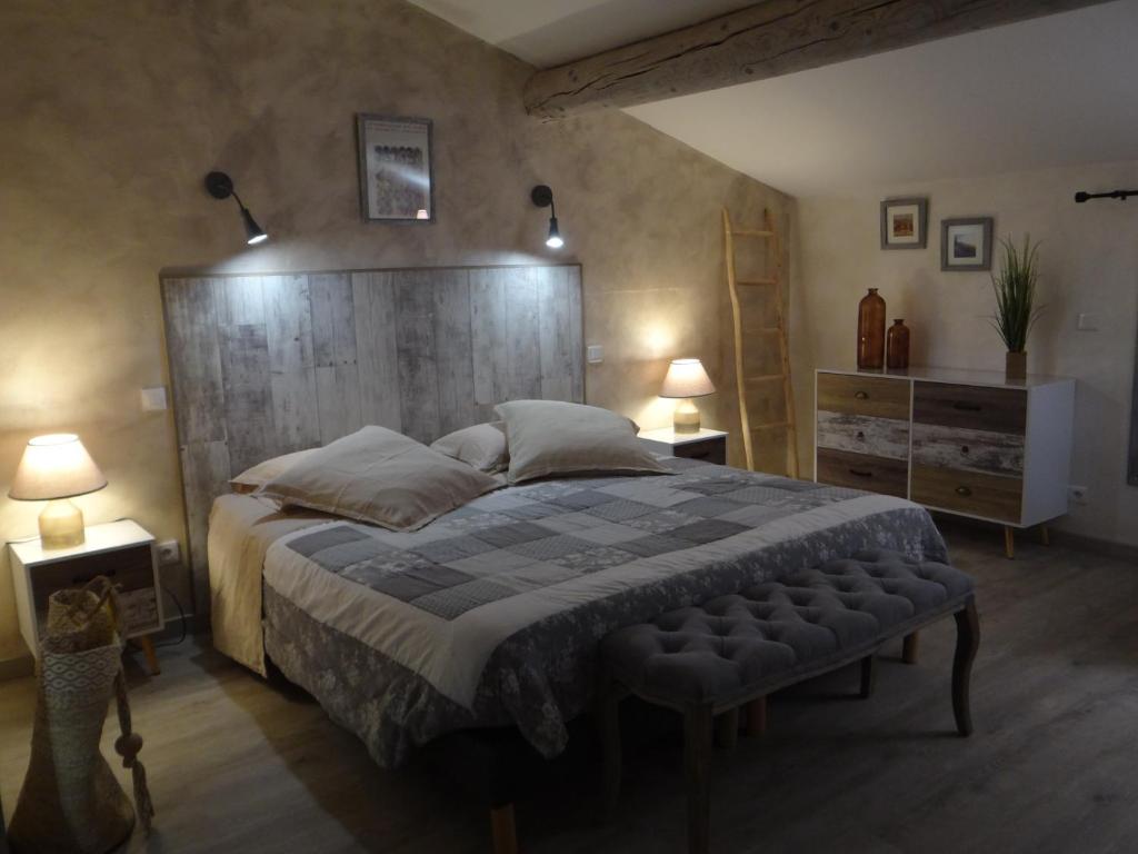 Postel nebo postele na pokoji v ubytování Mas Val-Chênaie Gordes
