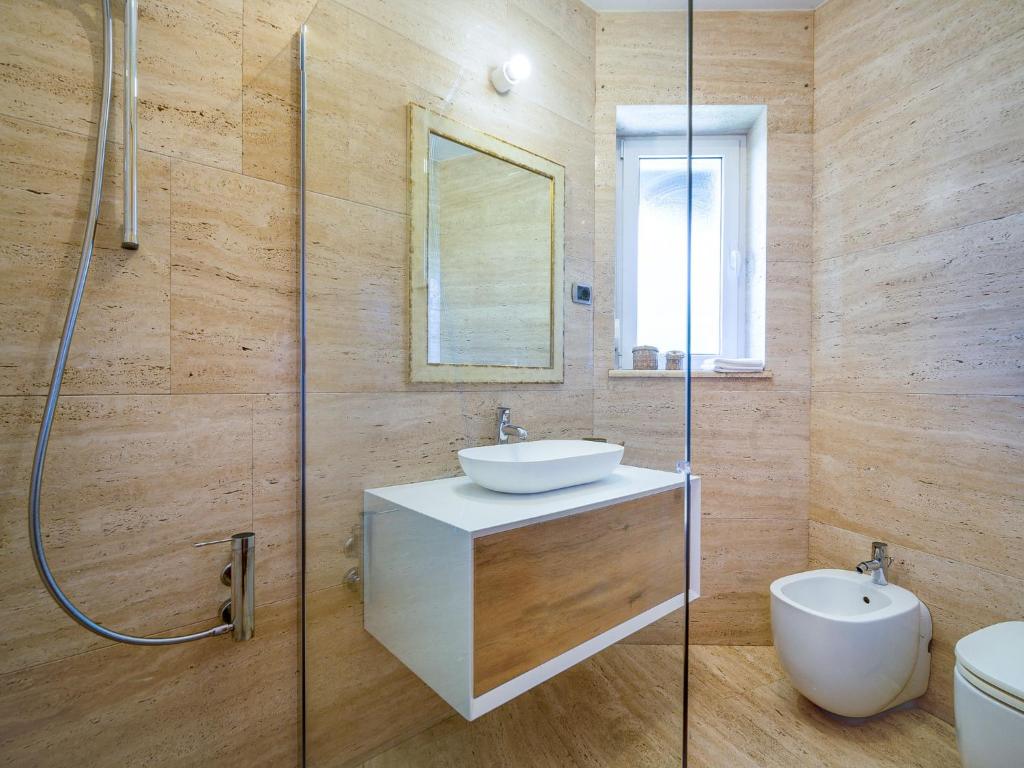 Koupelna v ubytování Villa Kamik by Interhome