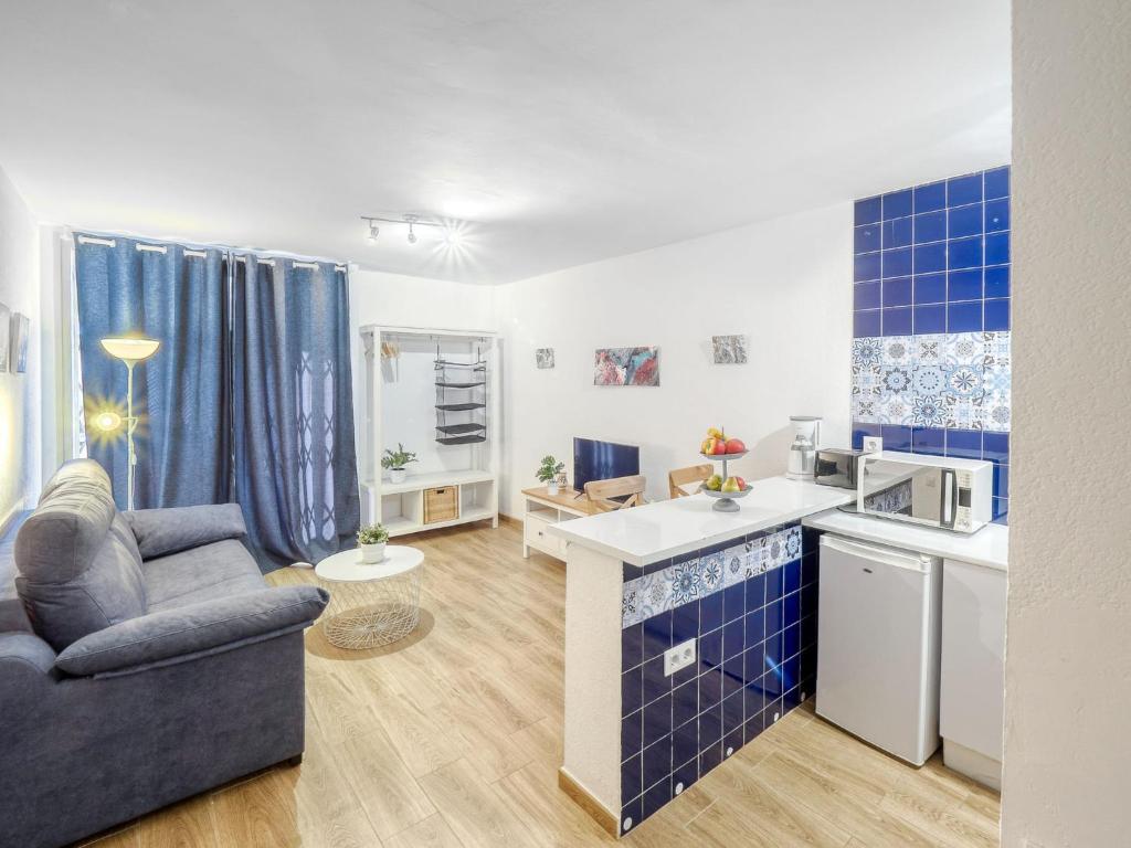 Kuchyňa alebo kuchynka v ubytovaní Studio Symar by Interhome