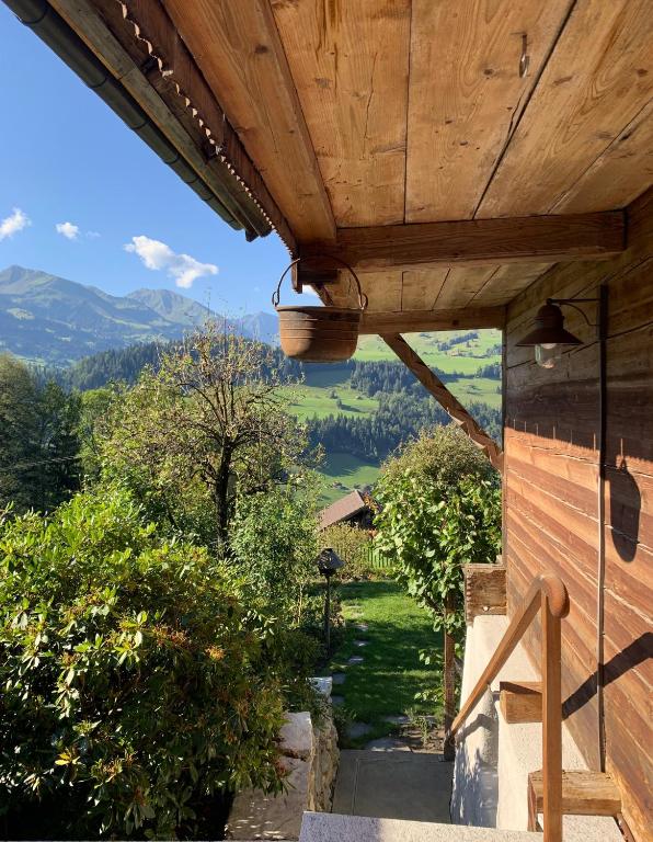Üldine mäevaade või majutusasutusest Swiss Mountain-Valley View Lodge pildistatud vaade