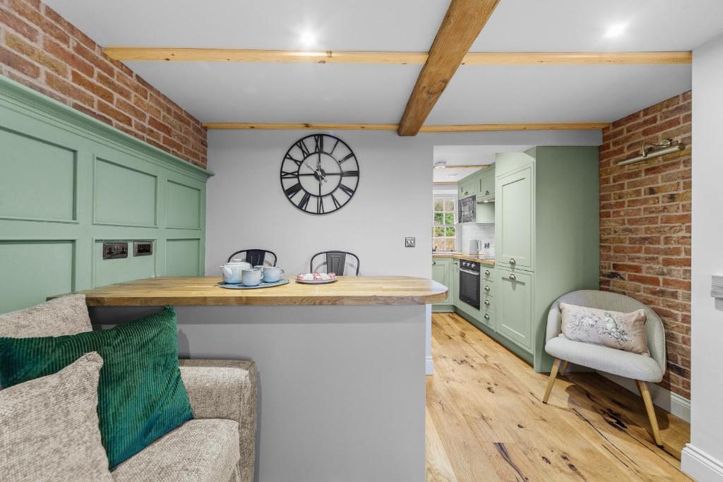 Tilly's Cosy Cottage Retreats - Castle Cottage 3