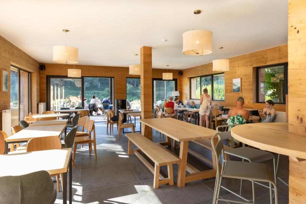 Restaurace v ubytování Huttopia Vallée de la Semois
