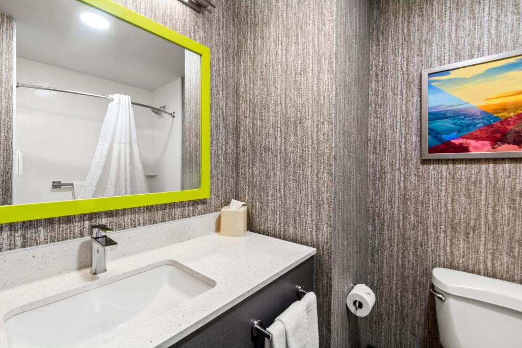 Hampton Inn Lexington - Georgetown I-75 - 特大号床间 - 带微波炉和冰箱 - 禁烟