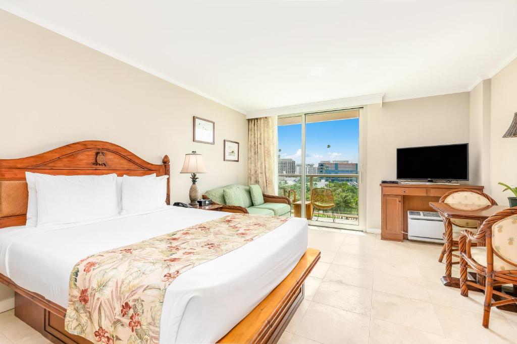 Luana Waikiki Hotel & Suites - Cama Queen Con Vista Parcial Al Mar Y Sofá Cama