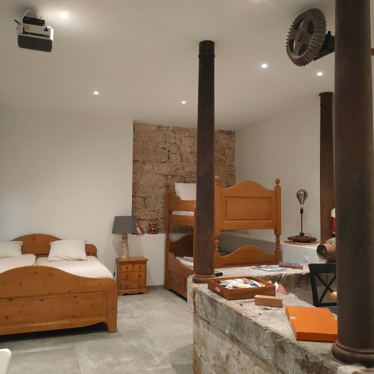 Gites du Longevent Appartement du Moulin Pérouges - Deluxe Familiesuite