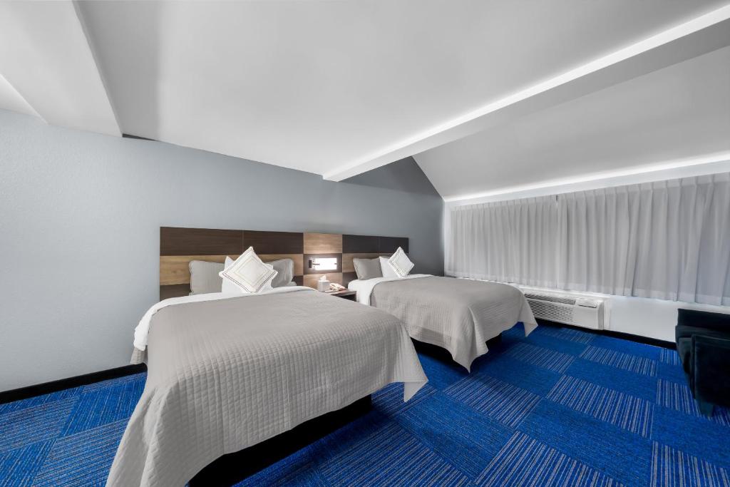 Admiralty Inn & Suites - a Red Collection Hotel photo