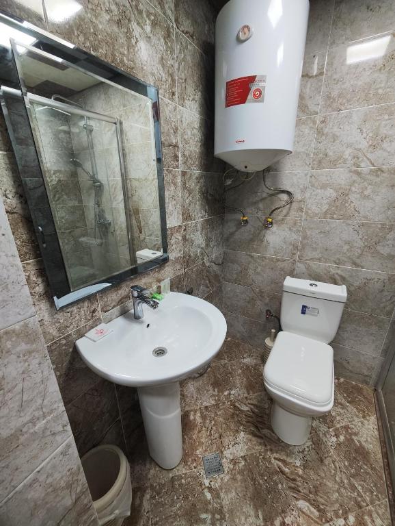 Koupelna v ubytování Gemi Hotel