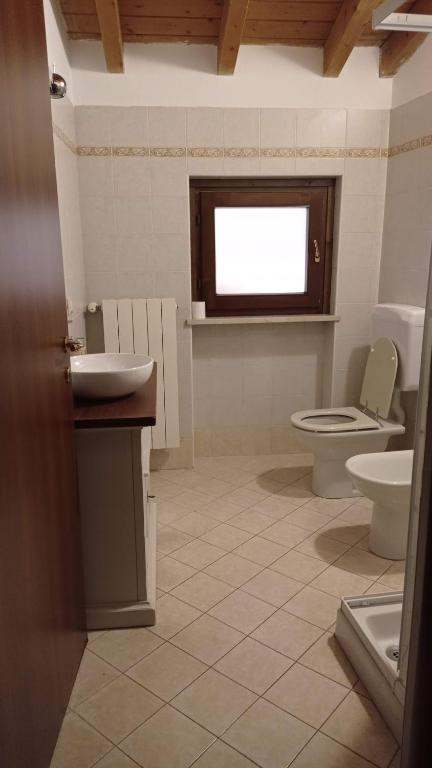 A bathroom at Il Fante di Picche